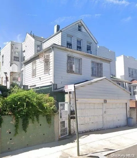 43-22 55 St, New York, NY 11377