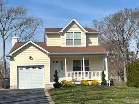75 Jay Rd, Centereach, NY 11720