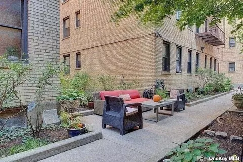 82-16 34 Ave #3E, New York, NY 11372