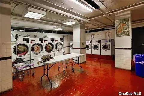 82-16 34 Ave #3E, New York, NY 11372 photo 6