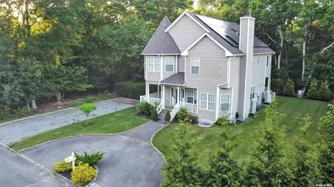 5 Broidy Ln, Southampton, NY 11968
