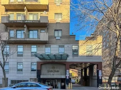42-31 Colden St #R6F, New York, NY 11355