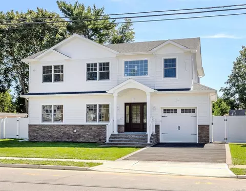 5 Eldorado Blvd, Plainview, NY 11803