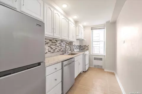 39-40 52nd St #5E, Woodside, NY 11377