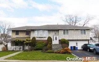 132 Wright Ave, Deer Park, NY 11729