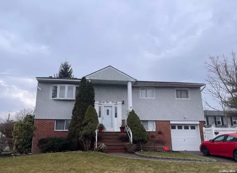 2520 Enid Ct, Baldwin, NY 11510