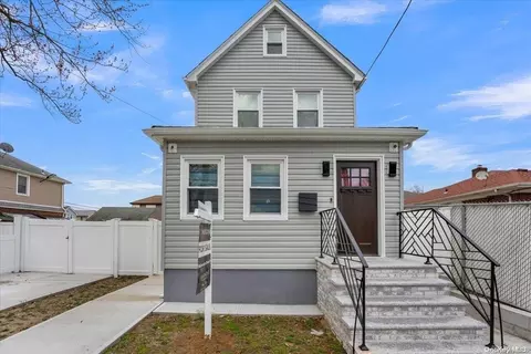 31 3rd St, Elmont, NY 11003