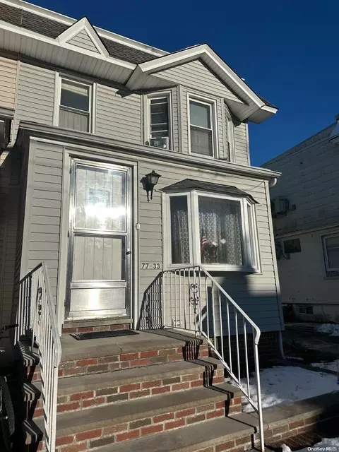 77-33 76th St, New York, NY 11385