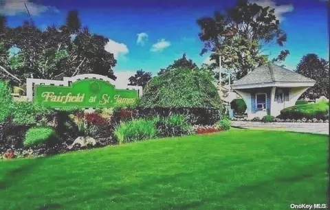 307 Flair Dr #307, Saint James, NY 11780
