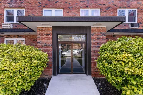20 Hill Park #2F, North Hempstead, NY 11021