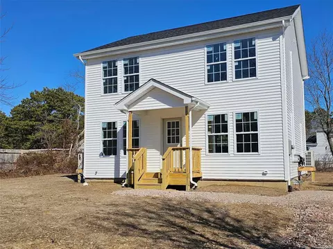 149 Mayfield Dr, Mastic Beach, NY 11951