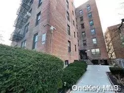 1141 Mc Bride St #4B, New York, NY 11691