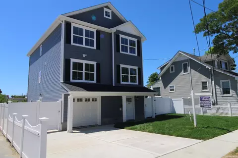 109 Atlantic Ave, Freeport, NY 11520