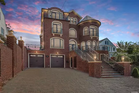 32 Boulevard, New York, NY 11357