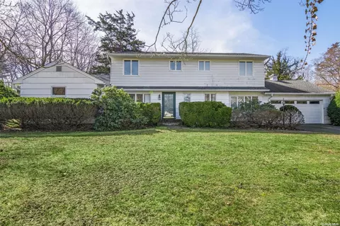 27 Conscience Cir, Setauket, NY 11733
