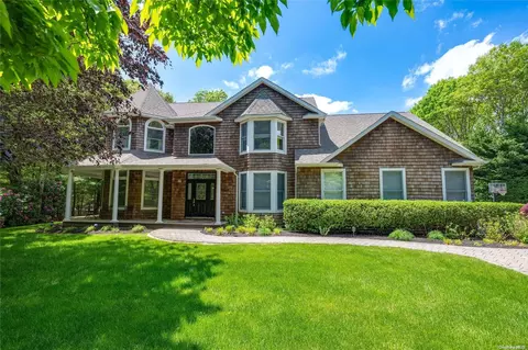 13 Corbett Dr, East Quogue, NY 11942