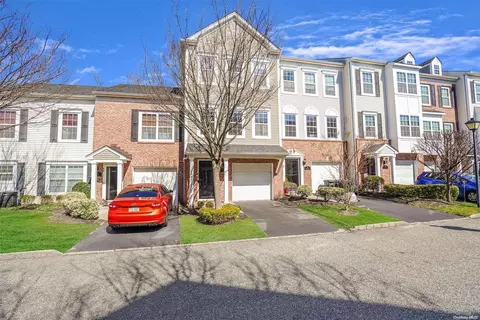47 Rialto Way #47, Patchogue, NY 11772