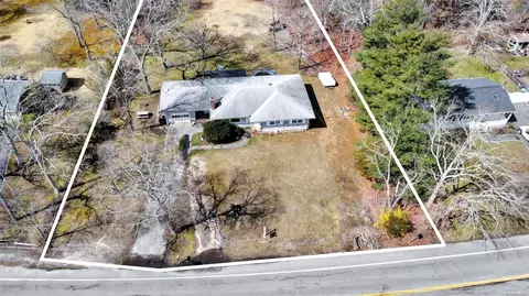 115 Evergreen Rd, Flanders, NY 11901