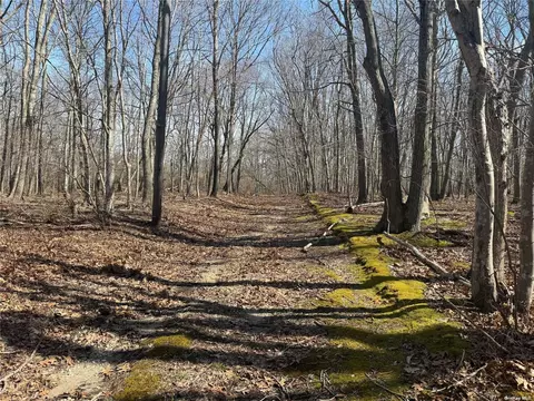 Undisclosed, Southold, NY 11958