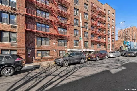 87-70 173rd St #6E, Jamaica, NY 11432