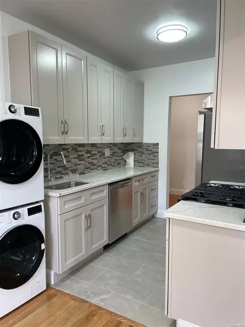 35-91 161st St #6I, Flushing, NY 11358