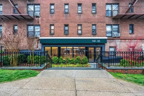 149-05 79th Ave #727, Flushing, NY 11367