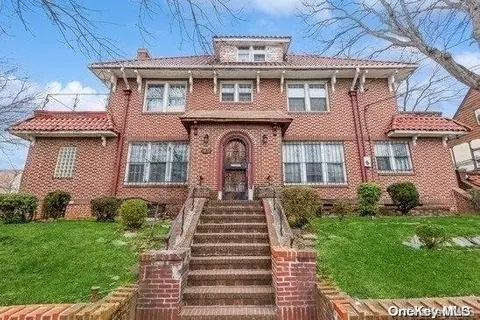 84-72 B 151st St, New York, NY 10009