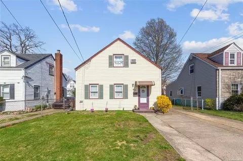 41 Wingate Rd, Valley Stream, NY 11581