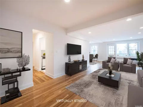 30 Stoner Ave #2Q, North Hempstead, NY 11021