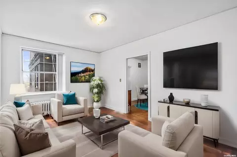 5140 30th Ave #5E, New York, NY 11377