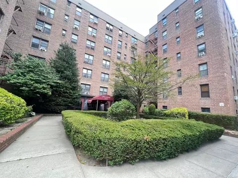 83-25 98 St #5B, New York, NY 11421