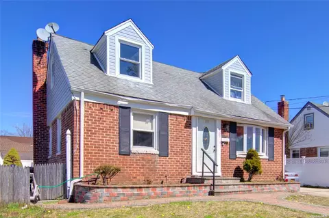 705 Macon, Uniondale, NY 11553