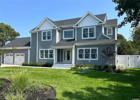 115 Oak Ct, East Marion, NY 11939