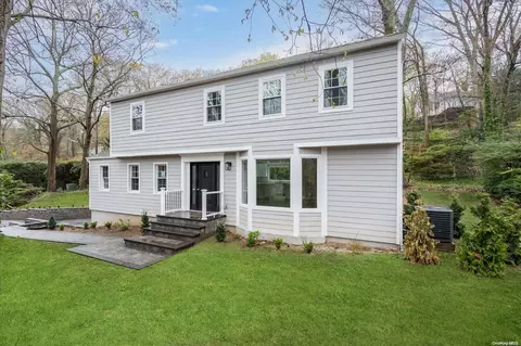 54 Turkey Ln, Cold Spring Harbor, NY 11724