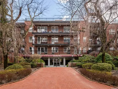 30 Stoner Ave #3-F, North Hempstead, NY 11021