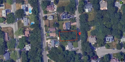 114 Wyoming Ave, Brookhaven, NY 11776