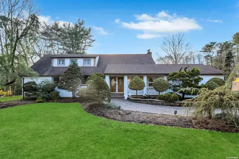 449 Deer Park Rd, Dix Hills, NY 11746
