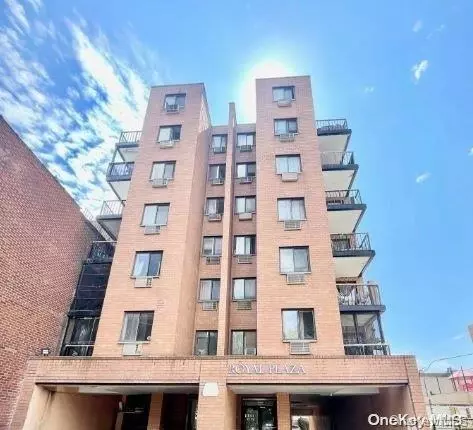 144-68 38th Ave #601, Flushing, NY 11354