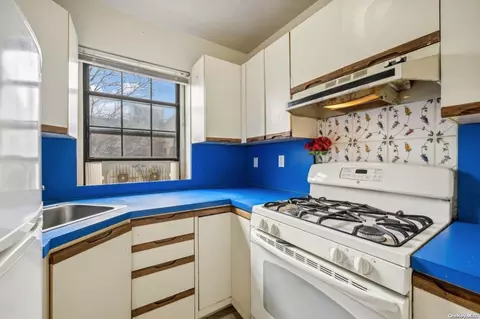 144-19 78th Rd #3H, Flushing, NY 11367