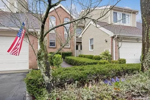 57 Willow Ridge Dr #57, Smithtown, NY 11787