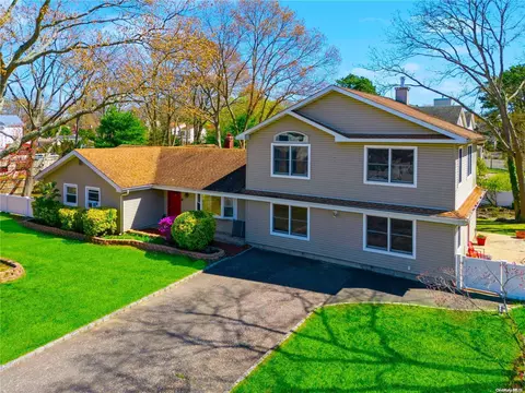 2 Concord Dr, Holtsville, NY 11742