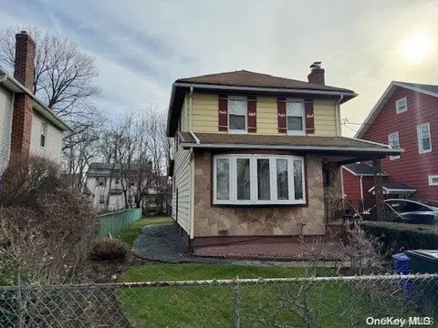 110-33 195th St, NY 11412