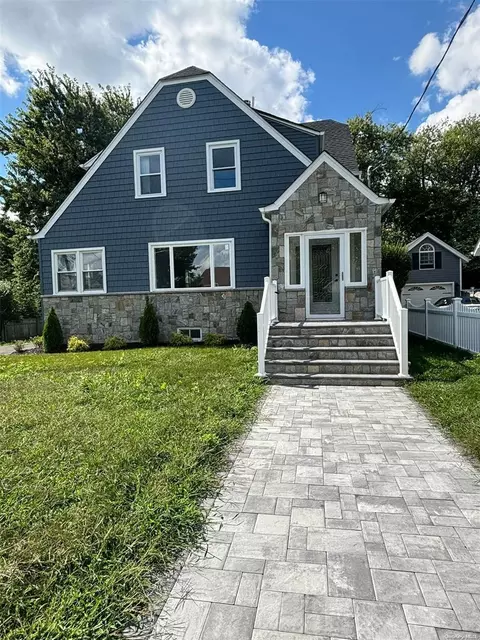 1 Carleton Ave # A, Amityville, NY 11701