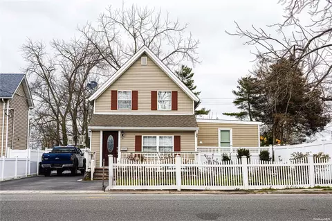 1 Brightside Ave, Central Islip, NY 11722