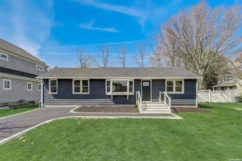 17 Rogers St, Blue Point, NY 11715