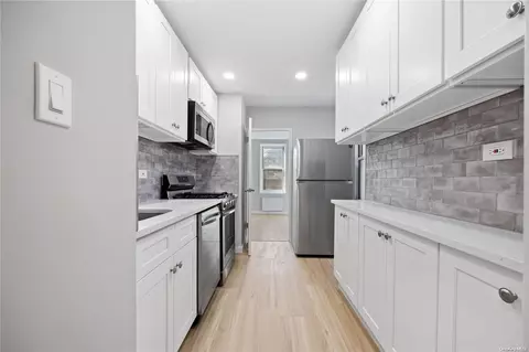 142-05 Roosevelt Ave #334, New York, NY 11354