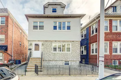 41-09 21st Ave, New York, NY 11105