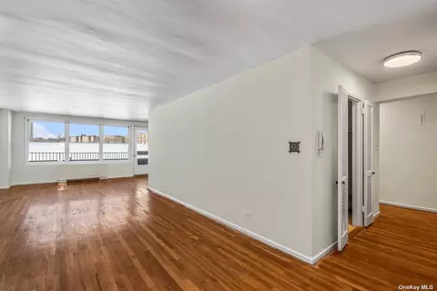 212-30 23rd Ave #3G, New York, NY 11360