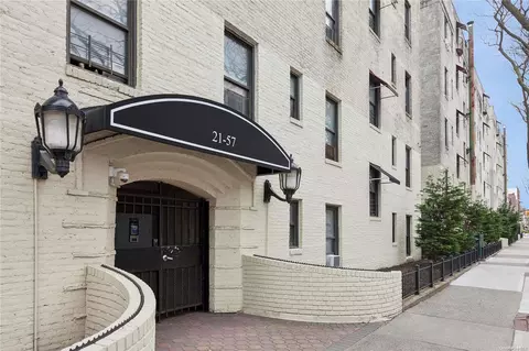 21-57 33rd St #4D, New York, NY 11105