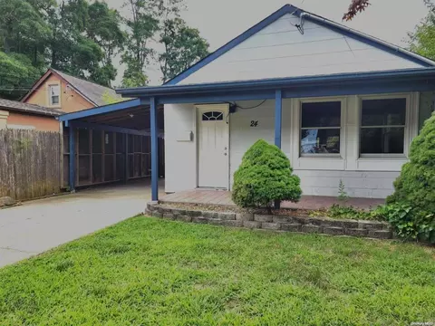 Undisclosed, Wheatley Heights, NY 11798